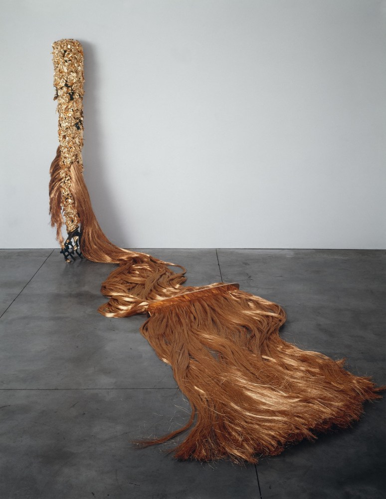 Tunga
TaCaPes, 1986-1997
Iron, magnets, copper leaves, iron filings
126 x 11 inches
(320 x 28 cm)