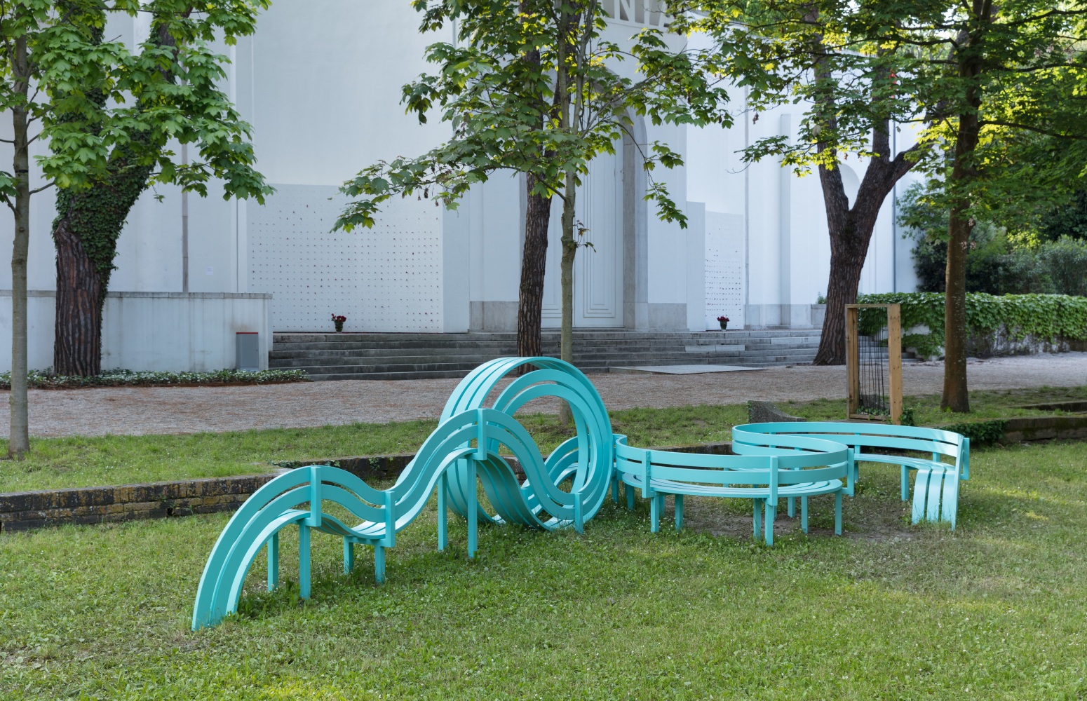 Jeppe Hein

Modified Social Bench for Venice #04

2019

Powder coated aluminum

59 1/2 x 308 5/8 x 132 5/8 inches (151 x 784 x 337 cm)

Edition&amp;nbsp;of 3, with 2 AP

JH 520