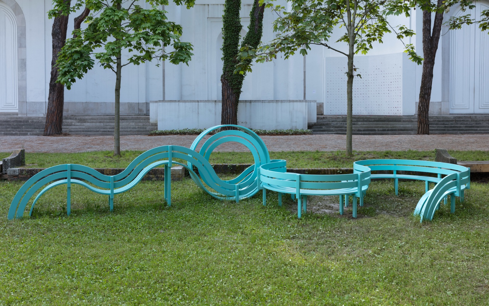 Jeppe Hein

Modified Social Bench for Venice #04

2019

Powder coated aluminum

59 1/2 x 308 5/8 x 132 5/8 inches (151 x 784 x 337 cm)

Edition&amp;nbsp;of 3, with 2 AP

JH 520