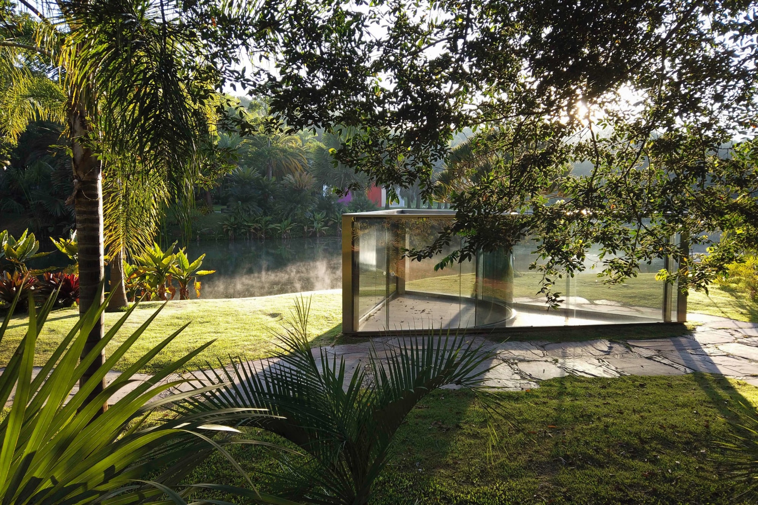 Dan Graham,&amp;nbsp;Bisected triangle, Interior curve,&amp;nbsp;2002

Courtesy Inhotim Institute Collection, Brumadinho, Brazil.&amp;nbsp;Photo: Pedro Motta

&amp;nbsp;

INQUIRE