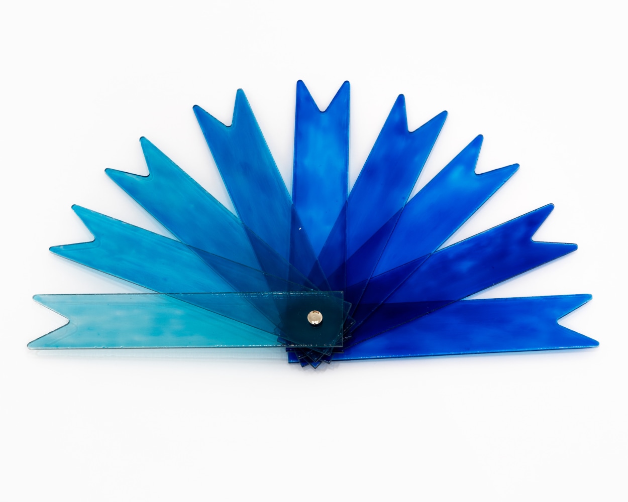 Marina Pinsky

Plein Air (Sulfide Comparator Fan)

2021

Waterjet-cut glass, glass paint, steel attachment

1 3/8 x 15 3/8 x 8 5/8 inches (3.5 x 39 x 22 cm)

MPI 257



