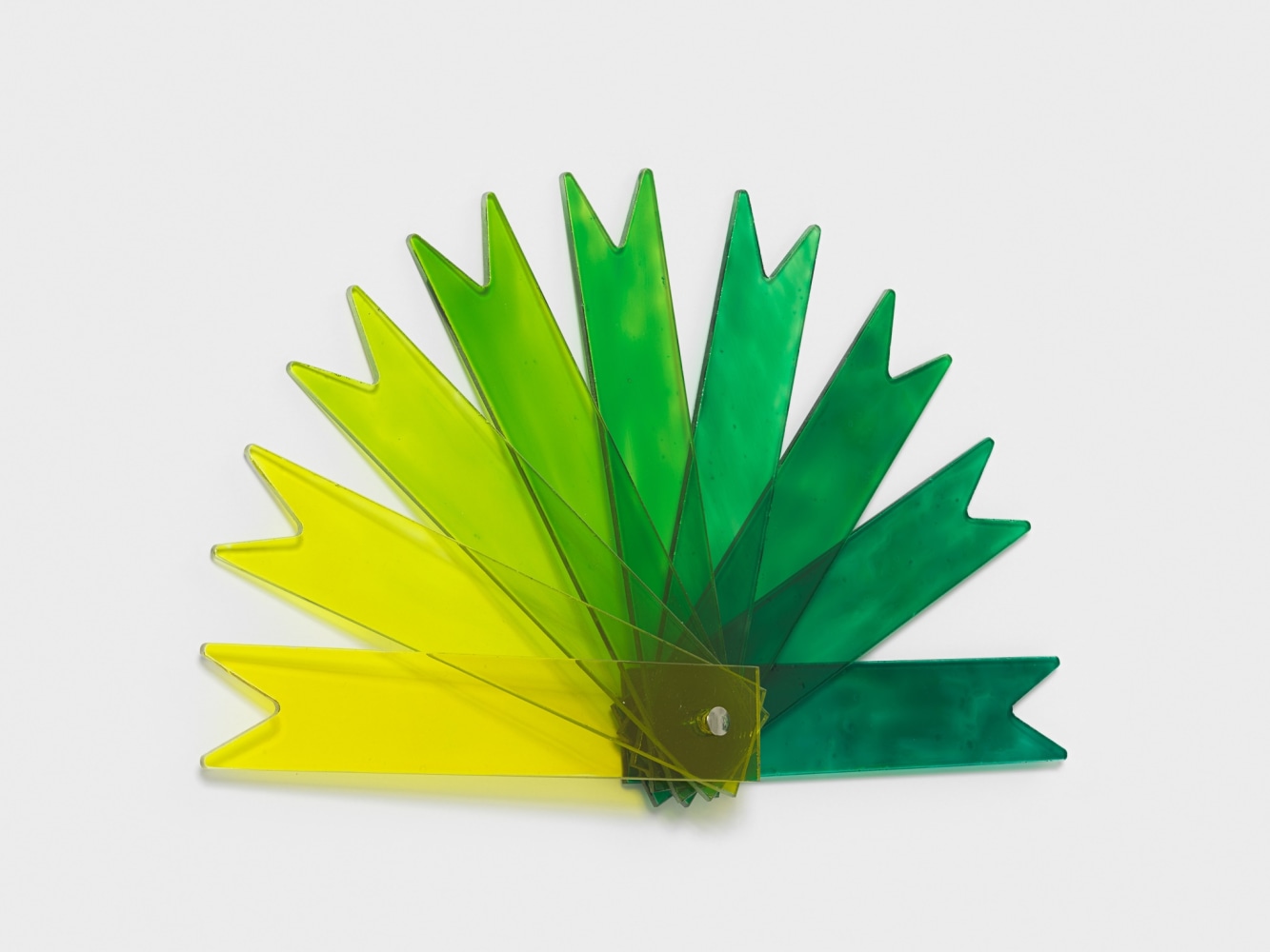 Marina Pinsky

Plein Air (Ammonia Comparator Fan)

2021

Waterjet-cut glass, glass paint, steel attachment

MPI 275





