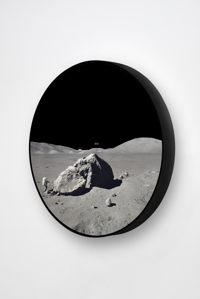 Doug Aitken

WTF: Aperture series

2019

Chromogenic transparency on acrylic in aluminum lightbox with LEDs

46 1/4 inches (117.5 cm) diameter

7 1/2 inches (19.1 cm) depth

Edition&amp;nbsp;of 4, with 2AP

DA 658

&amp;nbsp;

INQUIRE