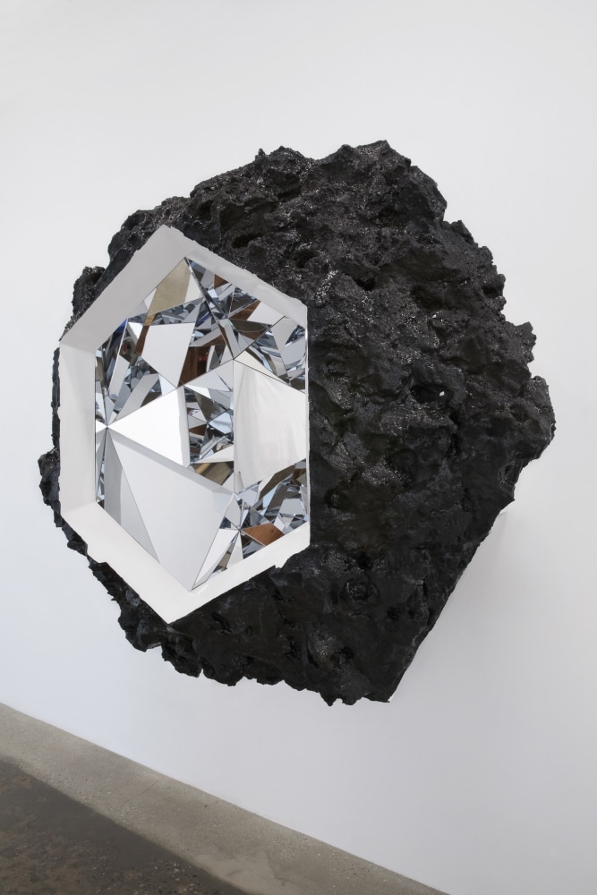 Doug Aitken

Inside me

2018

Aluminum, high density foam, resin, auto paint, acrylic mirror

56 1/2 x 63 1/2 x 41 inches (143.5 x 161.3 x 104.1 cm)

Variation&amp;nbsp;of 2

DA 536

&amp;nbsp;

INQUIRE