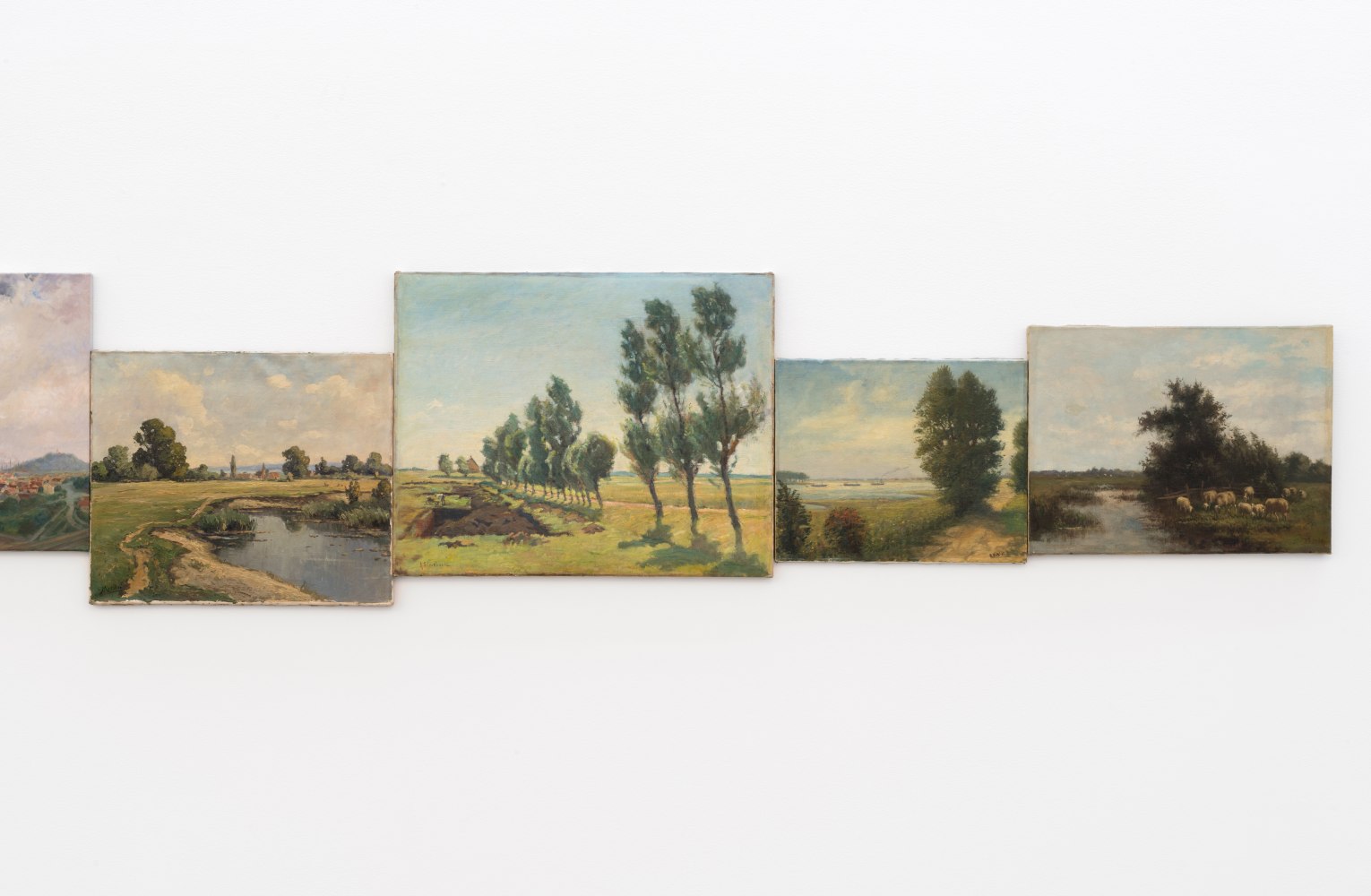 Hans-Peter Feldmann

Horizon

Eleven oil paintings on canvas

34 x 281 1/4 inches (86.4 x 714.4 cm)

HPF 435

&amp;nbsp;

INQUIRE