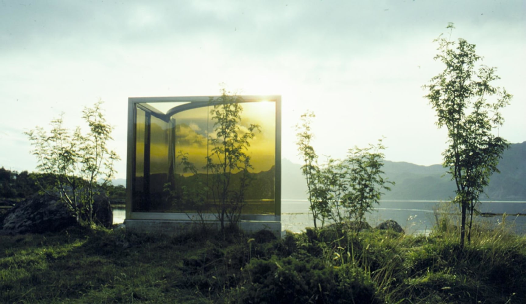 Dan Graham, Untitled, 1996
Two-way mirror construction, stainless steel
Artscape Nordland,&amp;nbsp;Lofoten Archipelago, Norway

&amp;nbsp;

INQUIRE



