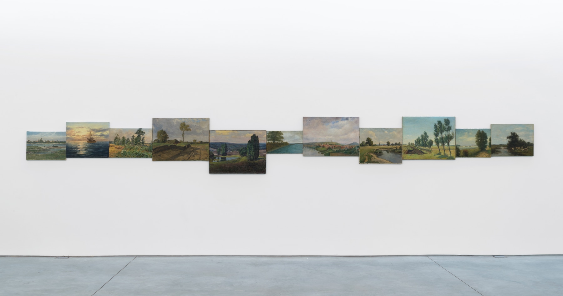 Hans-Peter Feldmann

Horizon

Eleven oil paintings on canvas

34 x 281 1/4 inches (86.4 x 714.4 cm)

HPF 435

&amp;nbsp;

INQUIRE