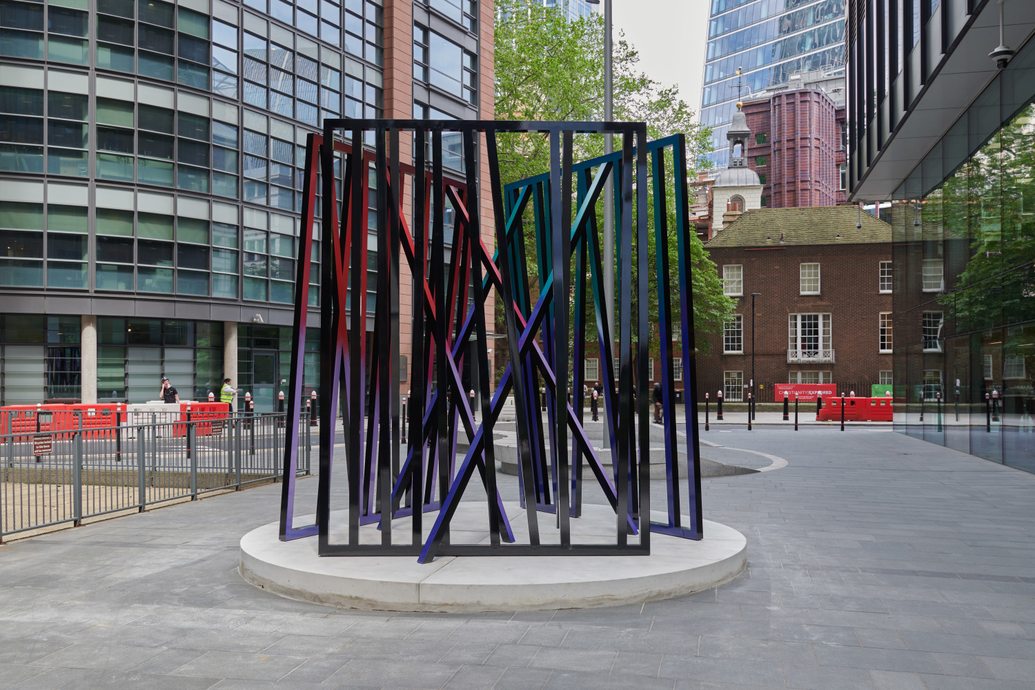 Eva Rothschild

Cosmos

2018

Spray painted aluminum

137 7/8 x 145 3/4 x 133 7/8 inches (350 x 370 x 340 cm)

Installation view: Sculpture in the City, London, 2021. Photo:&amp;nbsp;Benjamin Westoby

&amp;nbsp;