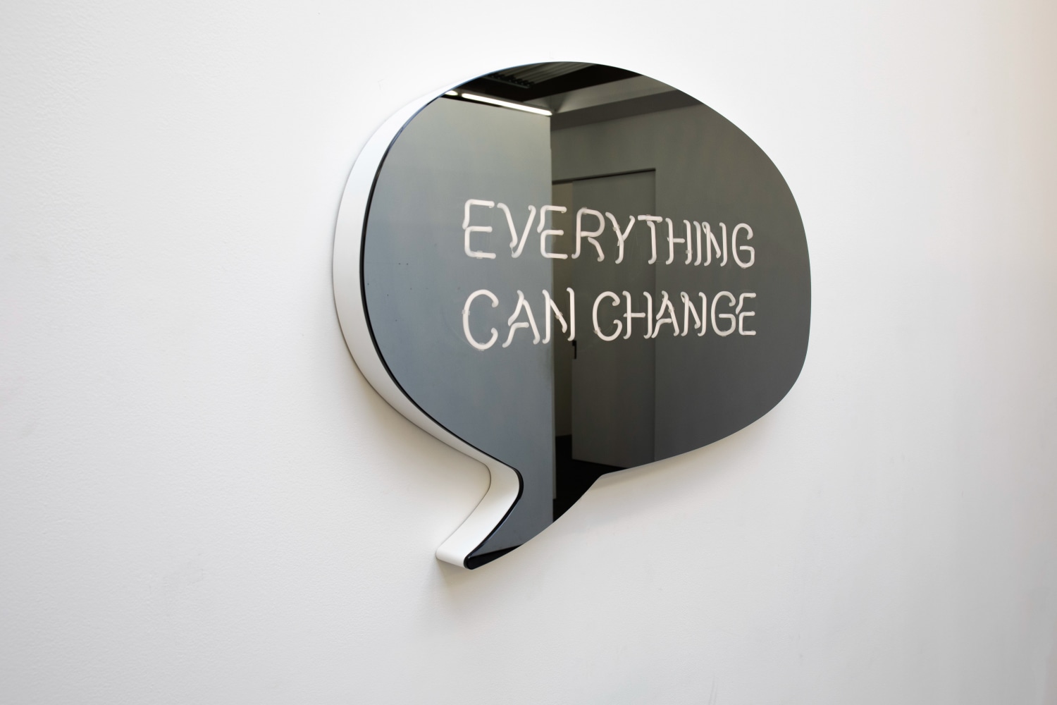 Jeppe Hein

EVERYTHING CAN CHANGE (speech bubble)

2021

Powder-coated aluminum, neon tubes, two-way mirror, powder-coated steel, transformers

29 1/8 x 42 1/8 x 2 3/4 inches (74 x 107 x 7 cm)

Edition of 3, with 2AP

JH 603

&amp;nbsp;

INQUIRE