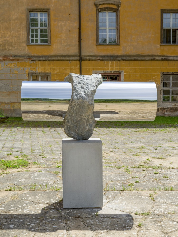 Alicja Kwade

Tunnel-Tell (Ceci Sera)

2020

Granite, stainless steel, concrete

88 3/8 x 78 3/4 x 33 3/4 inches (224.5 x 200 x 85.7 cm)

AKW 782

&amp;nbsp;

