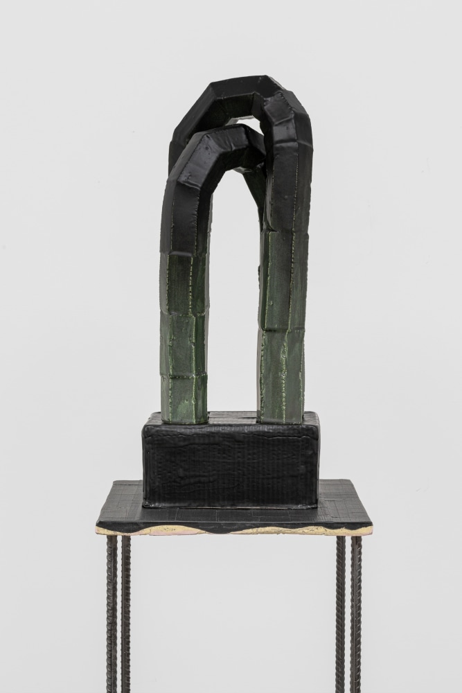 Eva Rothschild

Hostage

2023

Glazed and painted clay

Overall: 69 x 13 1/2 x 12 3/4 inches (175.3 x 34.3 x 32.4 cm)

Sculpture: 21 x 8 1/2 x 6 inches (53.3 x 21.6 x 15.2 cm)

Plinth: 48 x 13 1/2 x 12 3/4 inches (121.9 x 34.3 x 32.4 cm)

ER 274

&amp;pound;35,000