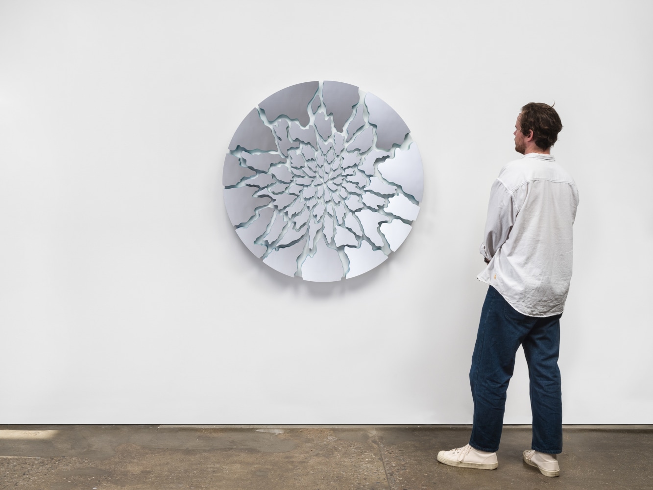 Doug Aitken

Terra (camouflage 111-175C)

2023

Wood, polished stainless steel, paint

46 x 46 x 4 3/4 inches (116.8 x 116.8 x 12.1 cm)

DA 831

$200,000
