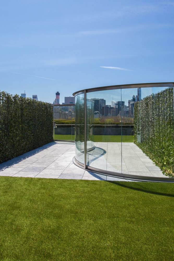 Dan Graham with G&amp;uuml;nther Vogt

Hedge Two-Way Mirror Walkabout, 2014

Installation view:&amp;nbsp;The Metropolitan Museum of Art, New York, 2014

Photography by Hyla Skopitz, The Photograph Studio, The Metropolitan Museum of Art.

&amp;nbsp;

INQUIRE





