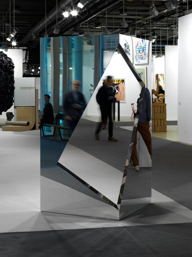 Jeppe Hein

Geometric Mirrors X

2019

Aluminum, stainless steel, high polished stainless steel (super mirror)

83 x 41 1/4 x 41 1/4 inches (210.8 x 104.8 x 104.8 cm)

Edition of 3, with 2 AP

JH 484

&amp;nbsp;

INQUIRE