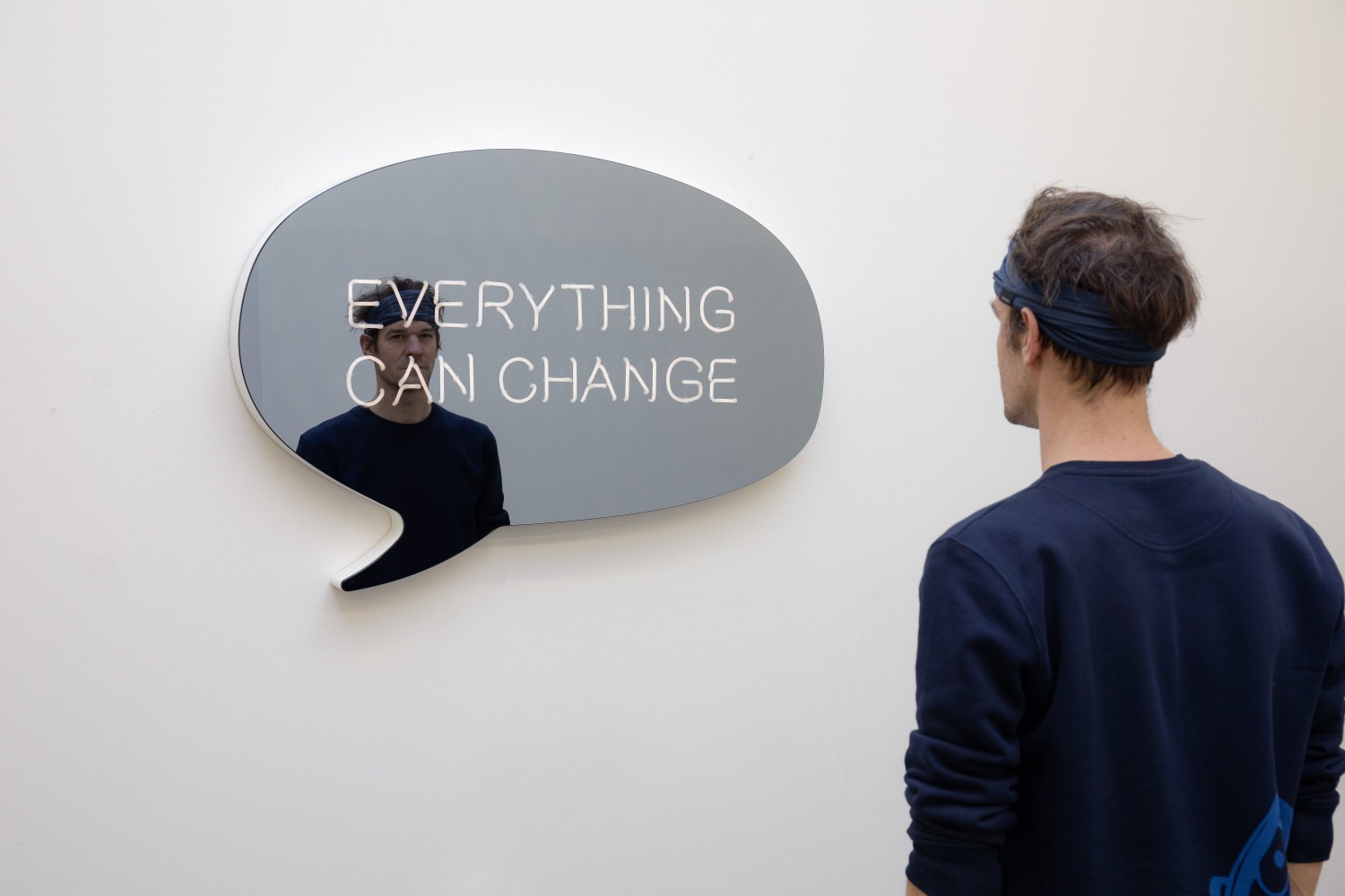 Jeppe Hein

EVERYTHING CAN CHANGE (speech bubble)

2021

Powder-coated aluminum, neon tubes, two-way mirror, powder-coated steel, transformers

29 1/8 x 42 1/8 x 2 3/4 inches (74 x 107 x 7 cm)

Edition of 3, with 2AP

JH 603

&amp;nbsp;

INQUIRE