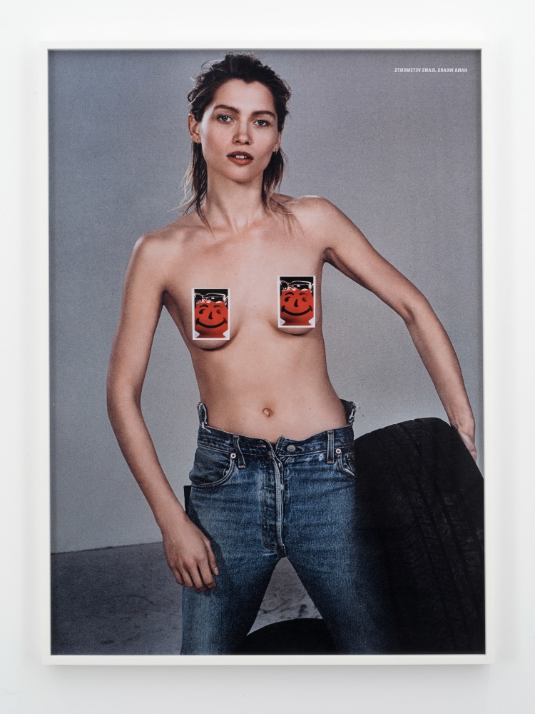 Collier Schorr

Kool-Aid Nude

2018

Dye sublimation print on Chromaluxe aluminum mounted on Dibond

54 5/8 x 39 1/8 inches (138.7 x 99.4 cm)

56 1/8 x 40 5/8 inches (142.6 x 103.2 cm) framed

Edition of 3, with 2AP

CS 890
