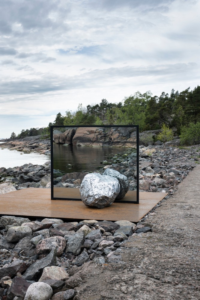 Alicja Kwade,&amp;nbsp;Big Be-Hide, 2019

Installation view:&amp;nbsp;Helsinki Biennial,&amp;nbsp;2021

Photo:&amp;nbsp;&amp;copy; Maija Toivanen/HAM/Helsinki Biennial 2021

&amp;nbsp;









