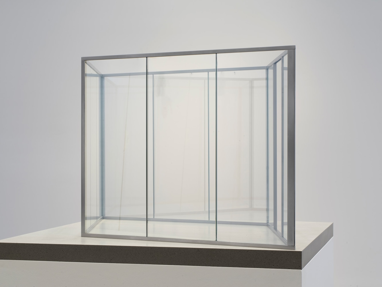 DAN GRAHAM
Diamond or Swimming Pool
2019
2-way mirror glass, aluminum
28 x 42 1/8 x 42 1/8 inches (71 x 107 x 107 cm)
Edition of 3
DG 105
$85,000