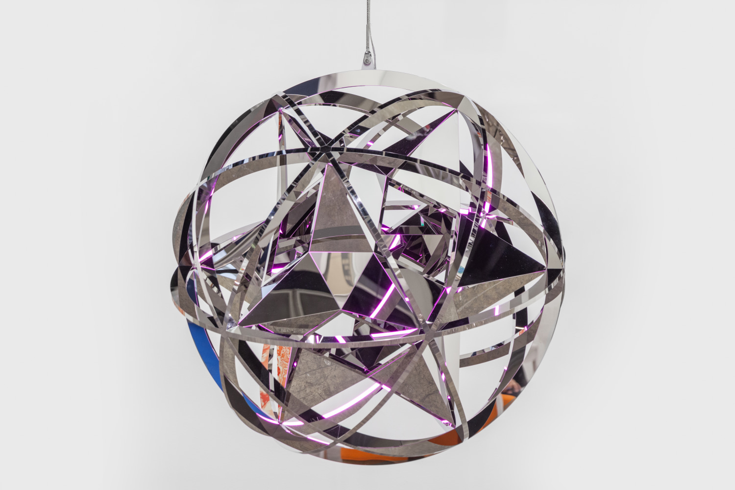 Jeppe Hein

Crown Chakra

2015

High polished stainless steel, aluminum, acrylic glass, LED

39 1/2 inches (100 cm) diameter

Edition&amp;nbsp;of 3, with 2 AP

JH 314

&amp;nbsp;

INQUIRE