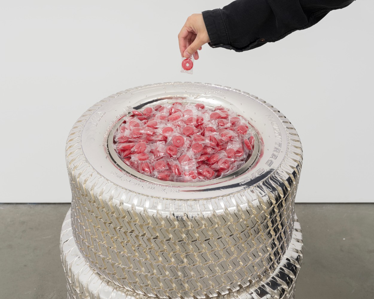 Rob Pruitt

People Feeder (Life is a Bowl of Cherries: Individually Wrapped Cherry Lifesavers)

2023

Chromed tires

31 3/4 x 24 x 24 inches (80.6 x 61 x 61 cm)

RPR 316

$65,000