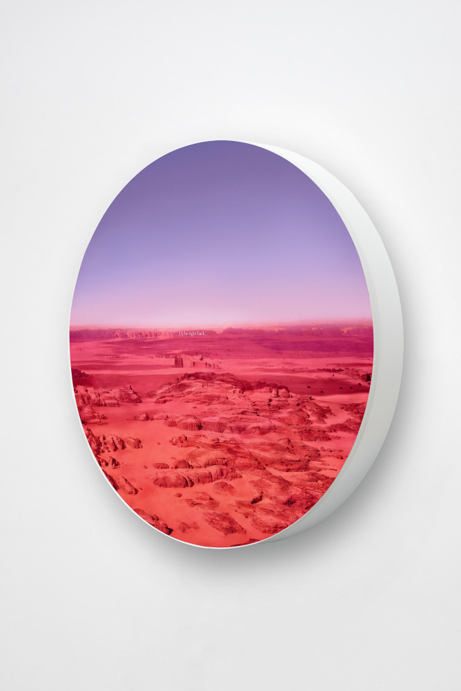 Doug Aitken

I&amp;#39;ll be right back...: Aperture series

2019

Chromogenic transparency on acrylic in aluminum lightbox with LEDs

46 inches (116.8 cm) diameter

7 1/2 inches (19.1 cm) depth

Edition&amp;nbsp;of 4, with 2 AP

DA 655

&amp;nbsp;

INQUIRE