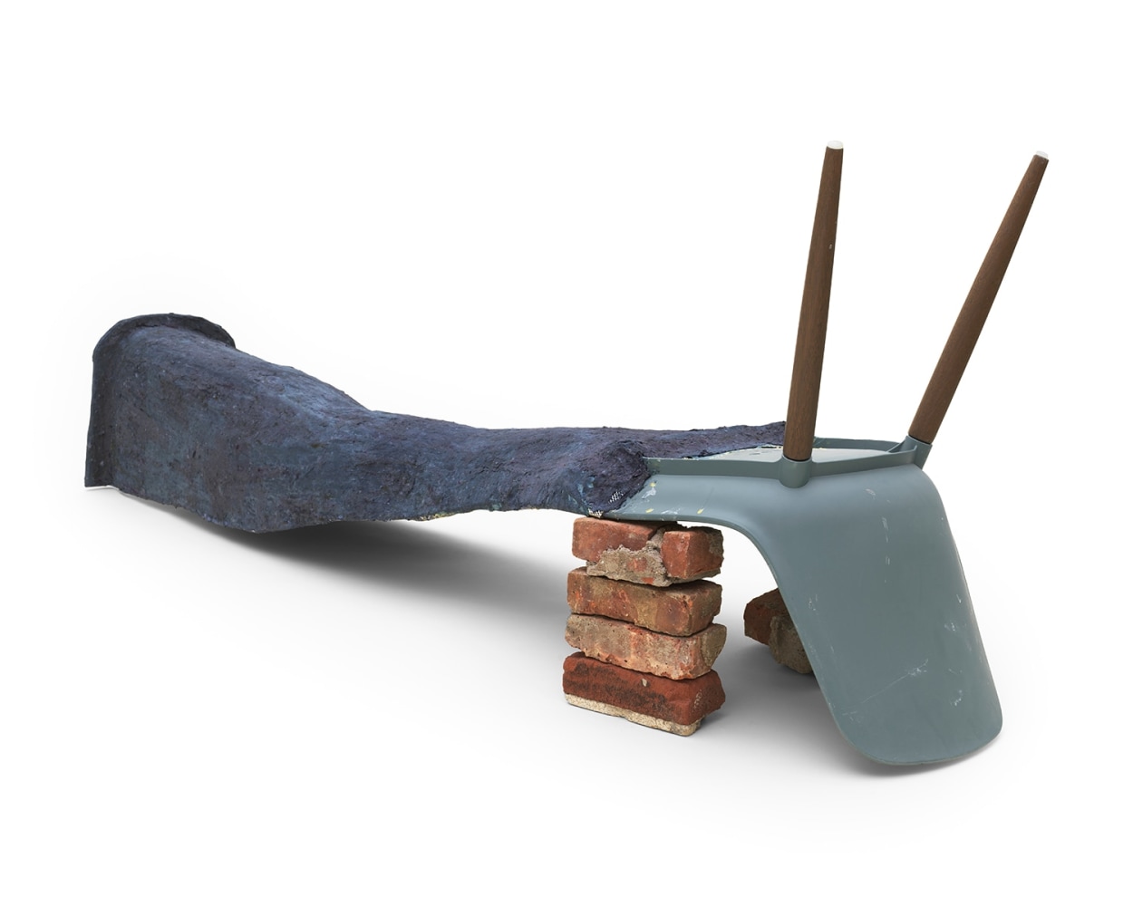 Host, 2024
FastMach&amp;eacute;, pigments, carbord, fabric, bricks, chair
72 x 20 x 32