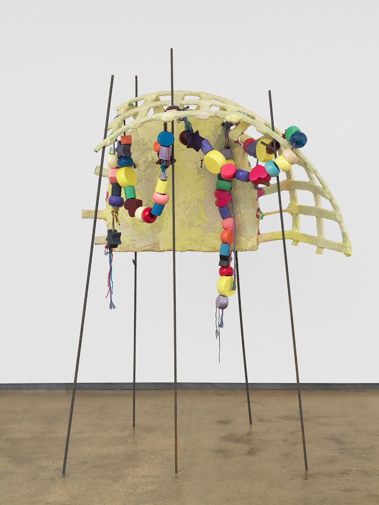 Knots (Laundry Baskets), 2024
Cardboard, Fast-Mach&amp;eacute;, fabric, pigments, rebar, cast polyurethane, branches, wool
86 x 54 x 40