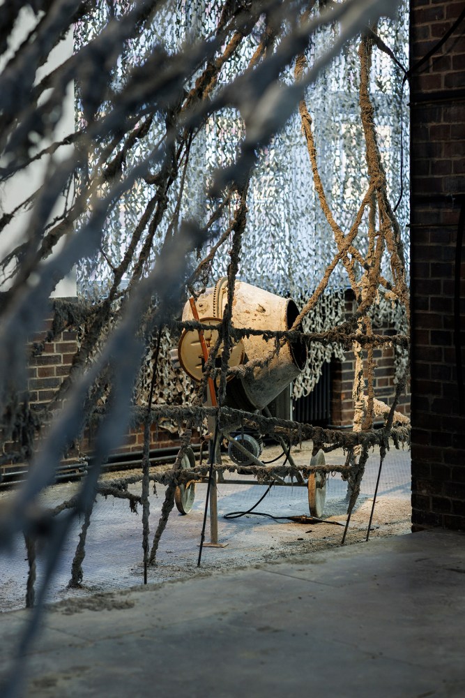 Installation view of Mire Lee, Look, I&amp;#39;m a fountain of filth raving mad with love, 2022. Photo: Avel Schneider