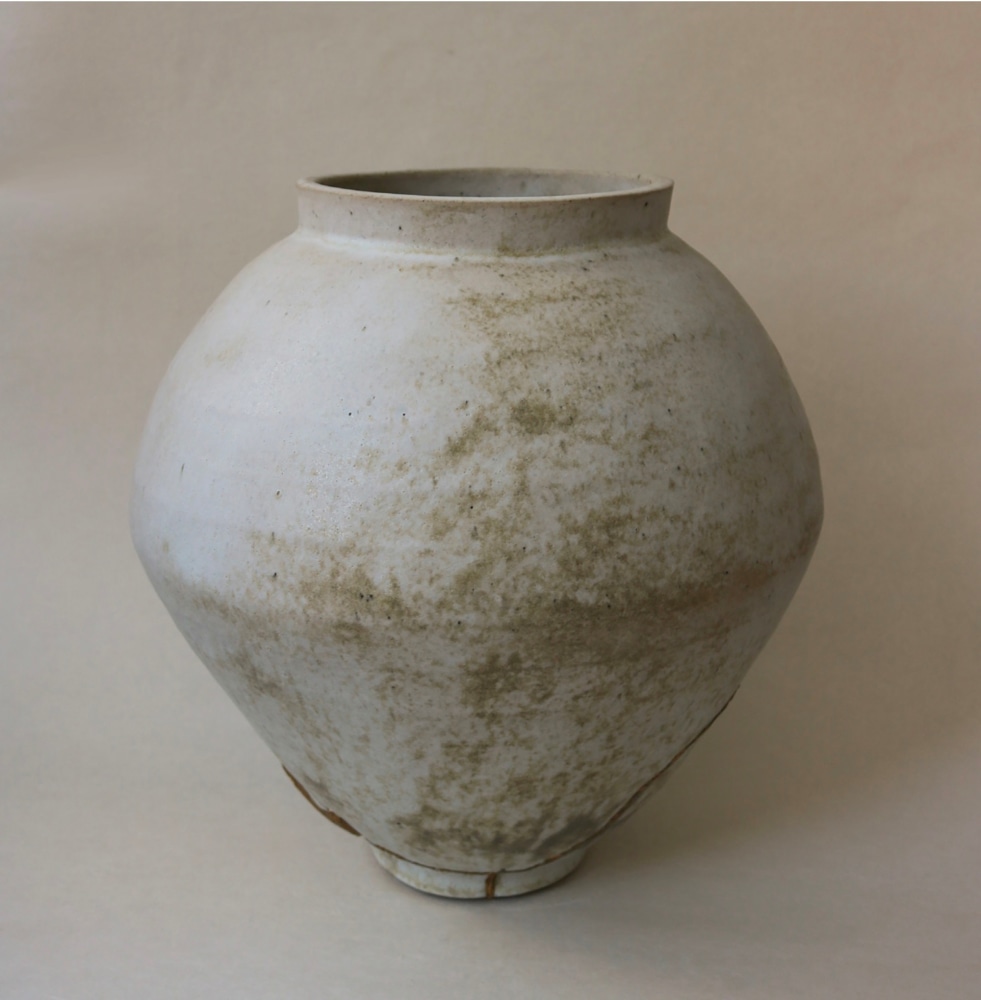 Yoona Hur
A T D A W N 8, 2022
Stoneware with matte glaze
13 1/2 x 13 1/2 x 14 in
34.3 x 34.3 x 35.6 cm