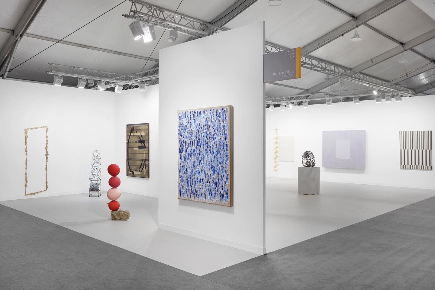 Image caption: Installation view of Frieze London 2021 (STAND F05). Photo &amp;copy; Sebastiano Pellion di Persano
&amp;nbsp;