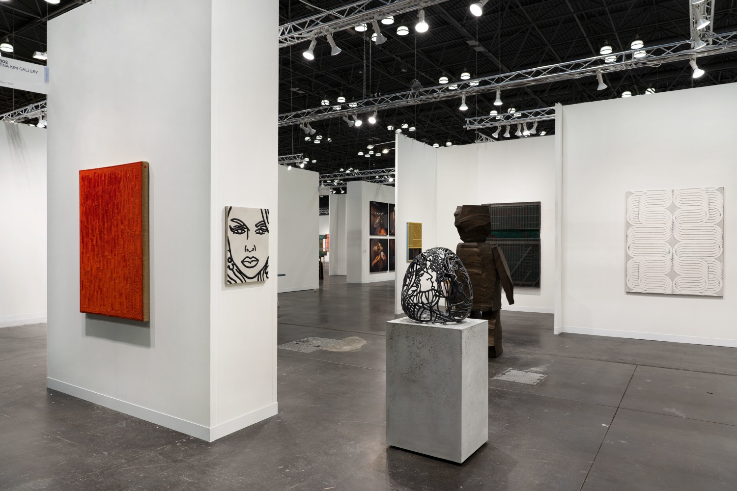 Installation view of The Armory Show 2021 (Booth 302). Photo&amp;nbsp;&amp;copy; Hyunjung Rhee