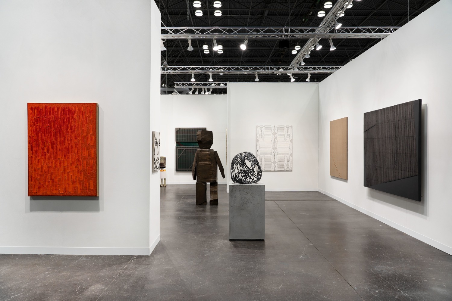 Installation view of The Armory Show 2021 (Booth 302). Photo&amp;nbsp;&amp;copy; Hyunjung Rhee