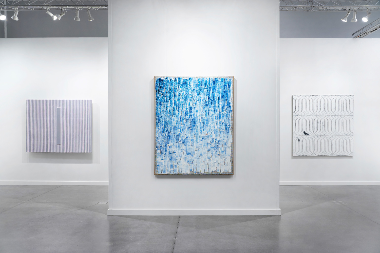 Installation view of Frieze New York 2021 (BOOTH A9). Photo&amp;nbsp;&amp;copy; Hyunjung Rhee