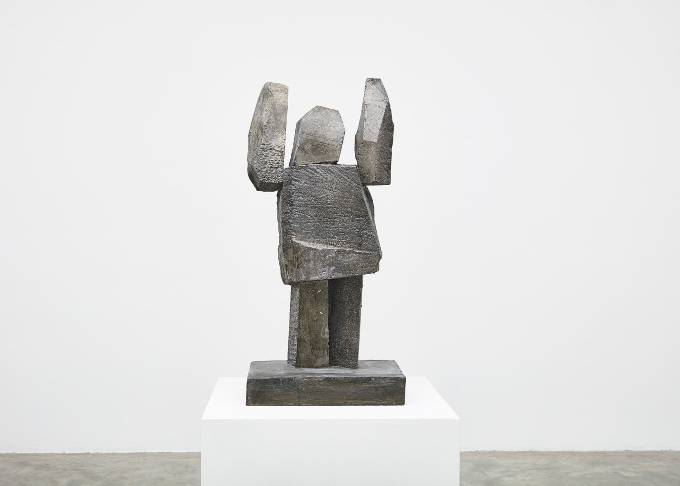 Gimhongsok (b. 1964)
Surrender - Brown, 2018
High-strength grout cement
34 1/4 x 15 3/4 x 11 13/16 inches
87 x 40 x 30 cm
Edition of 3