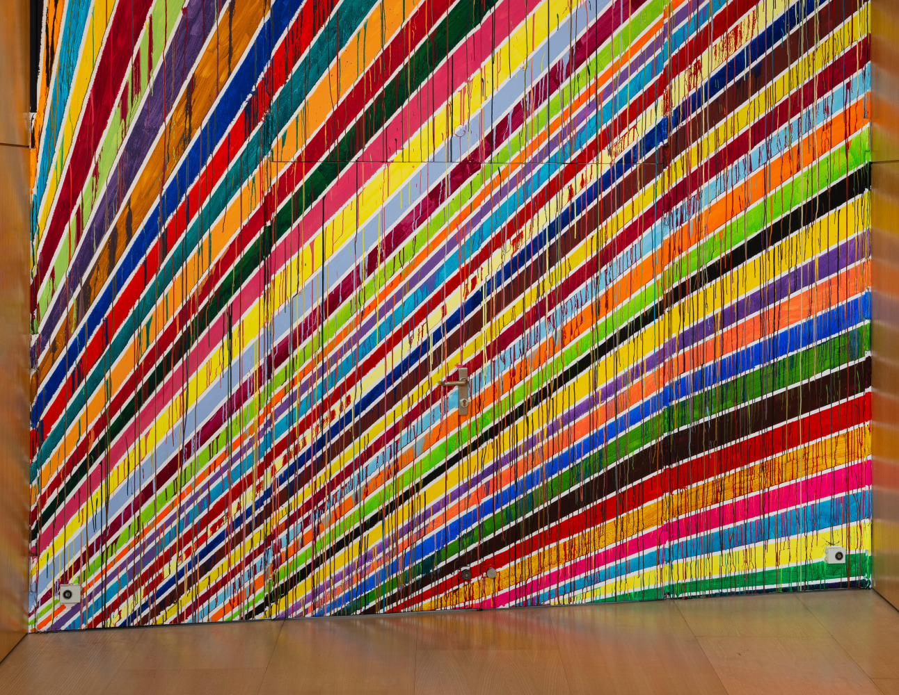 Installation view of &amp;quot;WHATWETHINKASINSIGNIFICANTPROVIDESTHEPURESTAIRWEBREATHE&amp;quot; at Es Baluard Museu, Palma, Spain.
&amp;copy; Es Baluard Museu /&amp;nbsp;Markus Linnenbrink, VEGAP, Illes Balears, 2025.
Photo: David Bonet.