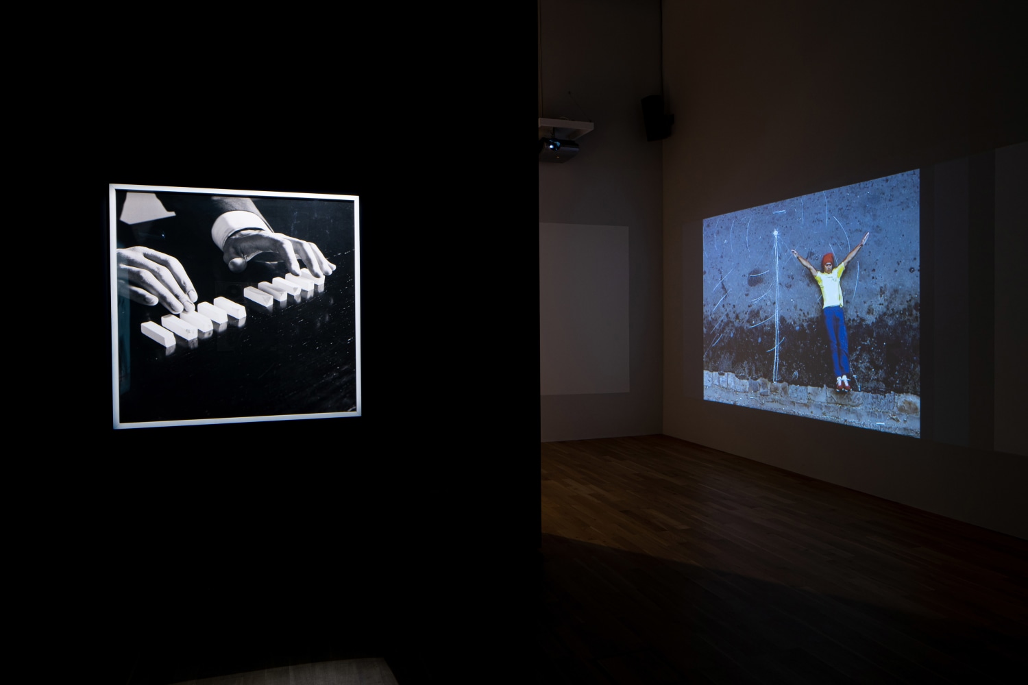 Robin Rhode: Memory Is the Weapon

Installation view, Kunstmuseum Wolfsburg, Wolfsburg, Germany, 2019&amp;ndash;2020

Photo by Marek Kruszewski, &amp;copy; Kunstmuseum Wolfsburg