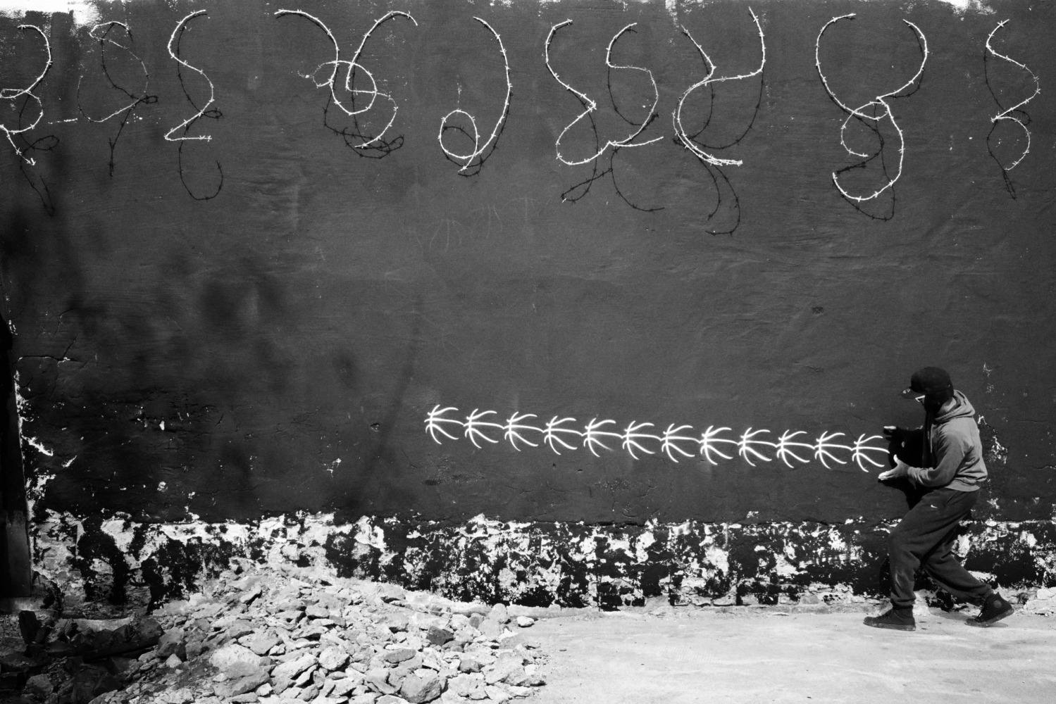 ROBIN RHODE

Four Plays, 2012&amp;ndash;2013 (detail)

Black and white inkjet print

Framed, overall:&amp;nbsp;71.81 x 103.31 inches

182.4 x 262.4 cm

Edition of 5 with 2 AP