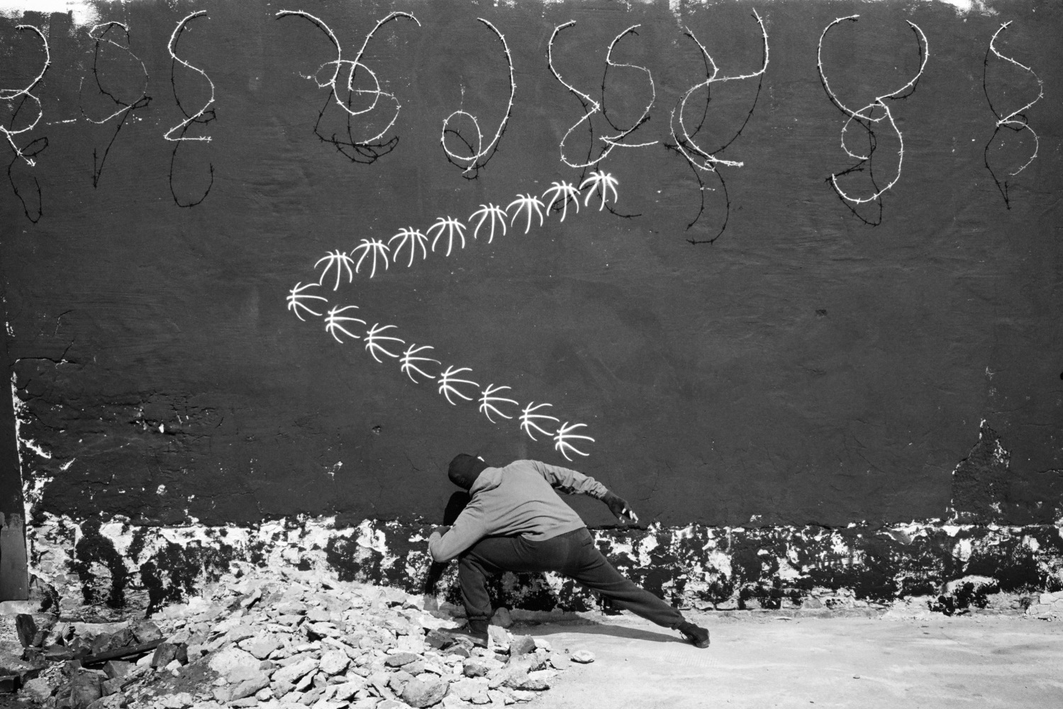 ROBIN RHODE

Four Plays, 2012&amp;ndash;2013 (detail)

Black and white inkjet print

Framed, overall:&amp;nbsp;71.81 x 103.31 inches

182.4 x 262.4 cm

Edition of 5 with 2 AP