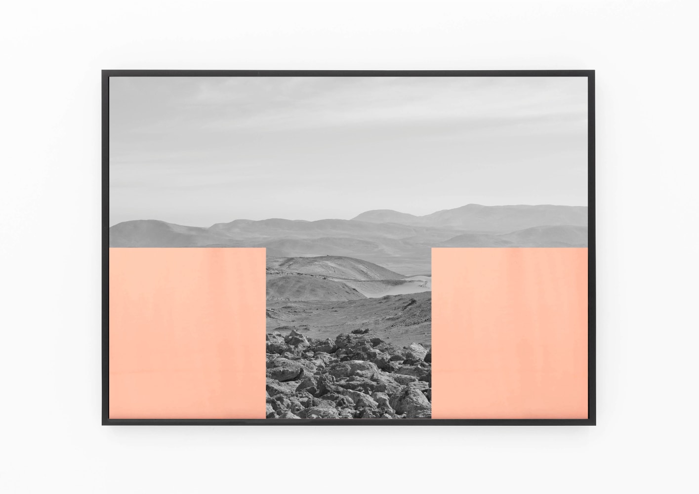 Patrick Hamilton

Atacama #17, 2022

Intervened photograph with copper plate, wooden frame

100 x 140 cm

39 10/27 x 55 2/17 in

Unique