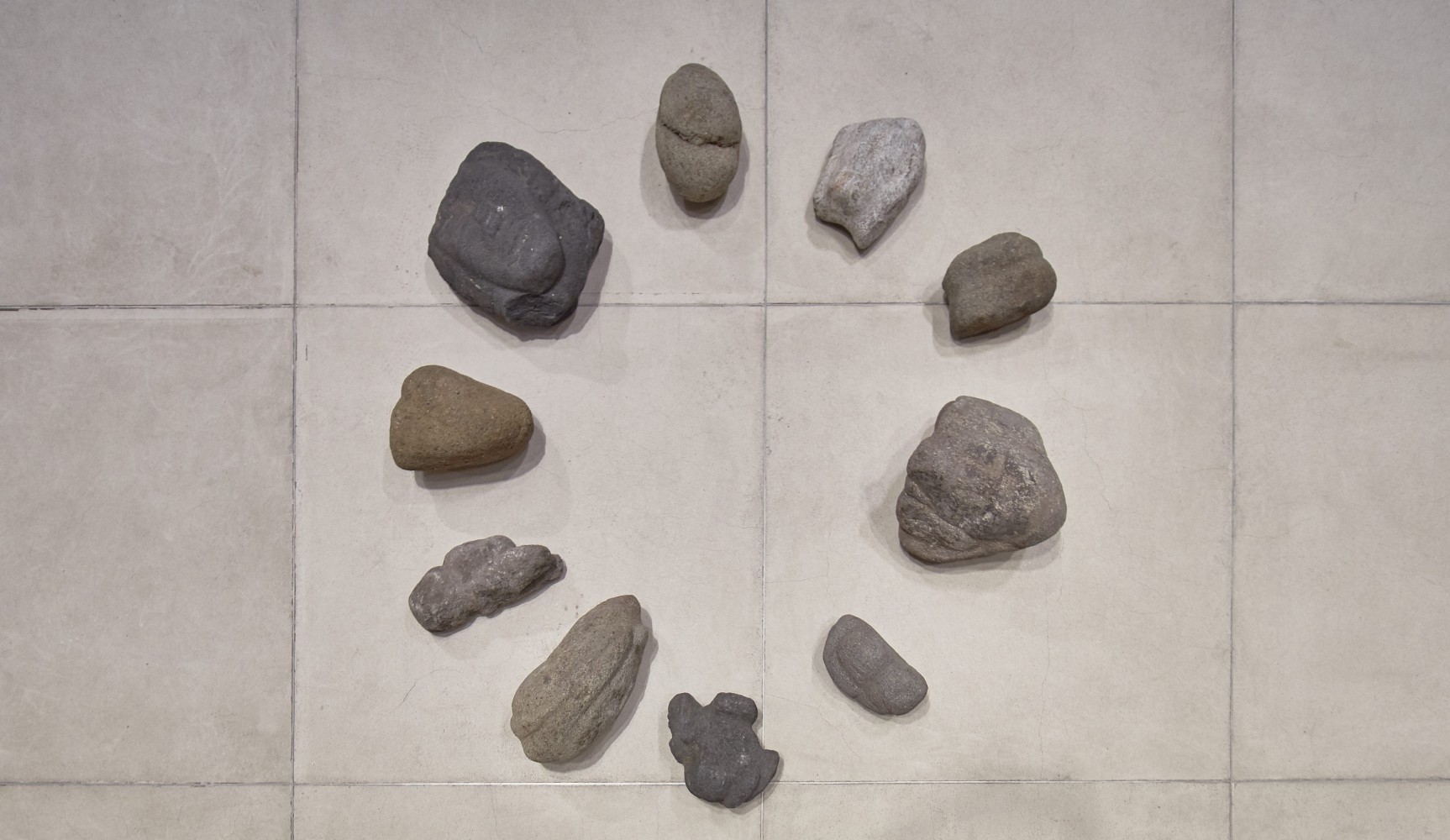 Diego&amp;nbsp;P&amp;eacute;rez
Piedras sin t&amp;iacute;tulo, 2015
Piedra tallada
Dimensiones variables
10 elementos