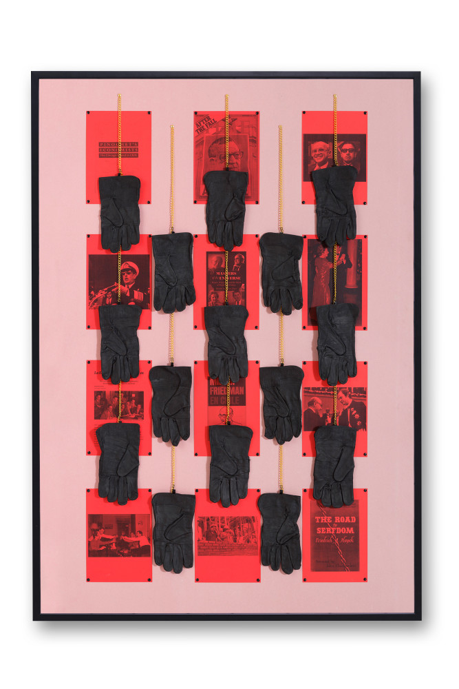 Patrick Hamilton
The Chicago Boys Project (La mano invisible #3), 2019
C-print digital con marco de madera
170 x 120 cm
Edici&amp;oacute;n 2 de 5