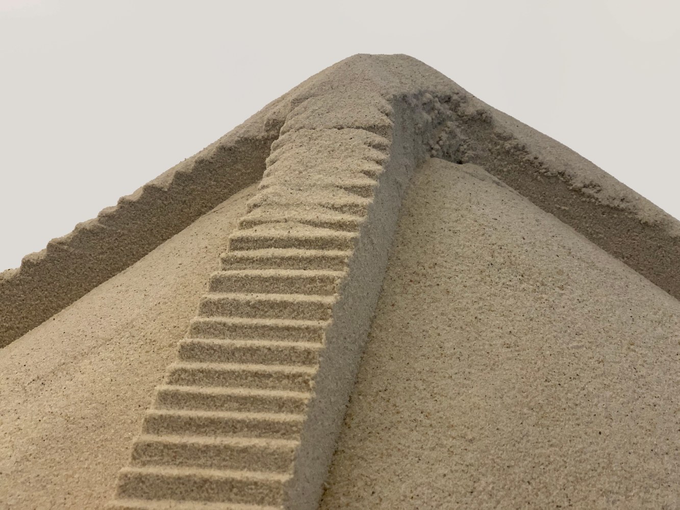 Diego&amp;nbsp;P&amp;eacute;rez
Mesa Infinita 2, 2020
Sand on travertine base
Base Dimensions: 75 x 57 cm
Variable dimensions
Unique