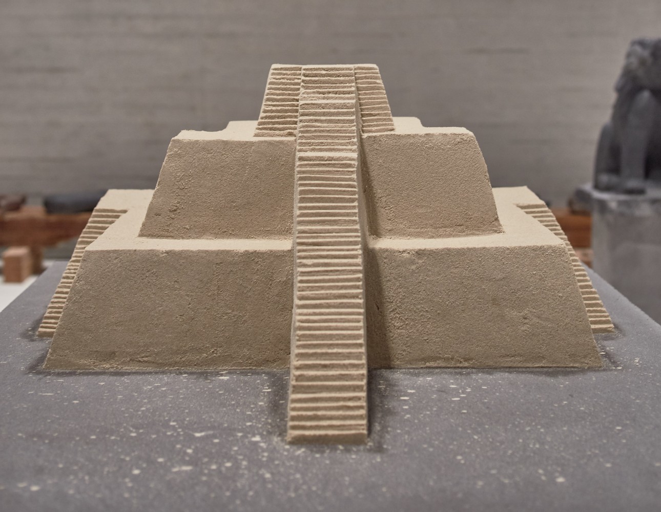 Diego&amp;nbsp;P&amp;eacute;rez
Mesa Infinita 1, 2020
Sand on basalt base
Base Dimensions: 100 x 150 cm
Variable dimensions
Unique