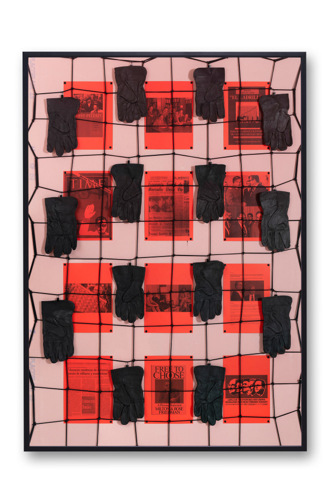 Patrick Hamilton
The Chicago Boys Project (La mano invisible #2), 2019
C-print digital con marco de madera
170 x 120 cm
Edici&amp;oacute;n 2 de 5