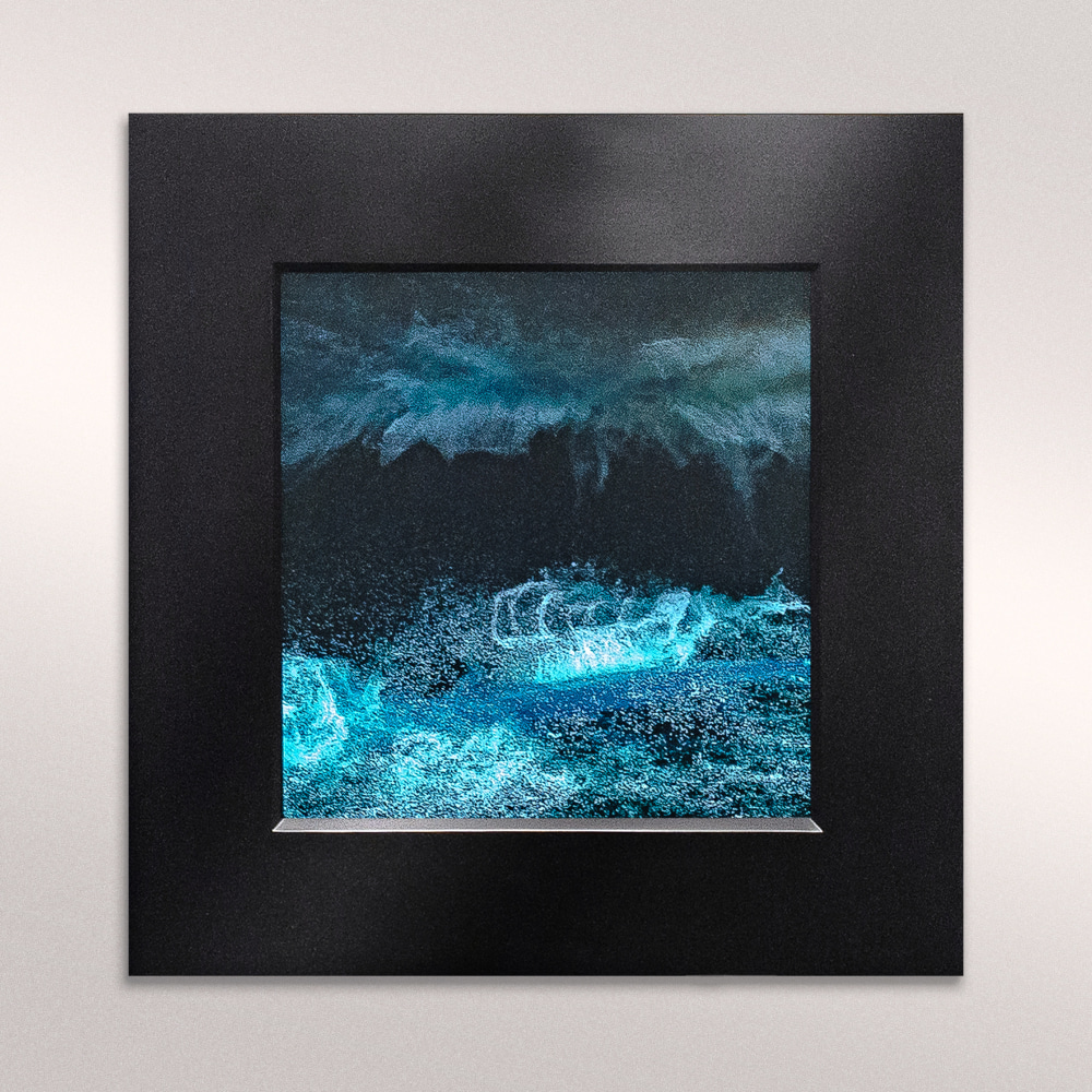 Digital Wave

Computer generated video on LCD, 2019

22 x 22&amp;quot; (frame)