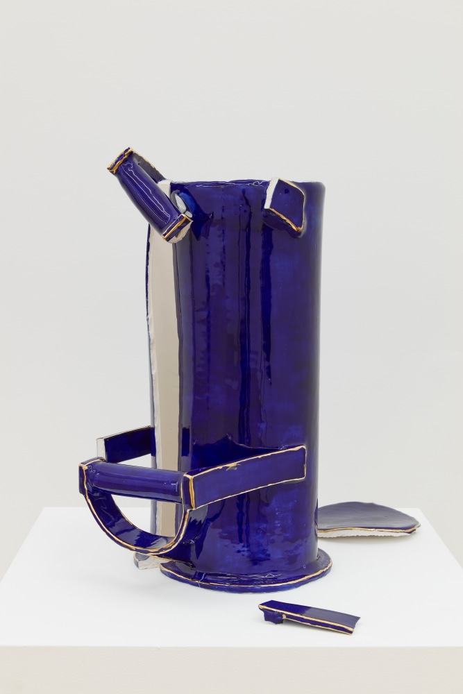 Nicholas Galanin

Shattering ram (keep your peace), 2024

glazed porcelain with gold lustre

18 1/2 x 10 x 8 1/2 inches (47 x 25.4 x 21.6 cm)

(NGA24-19)