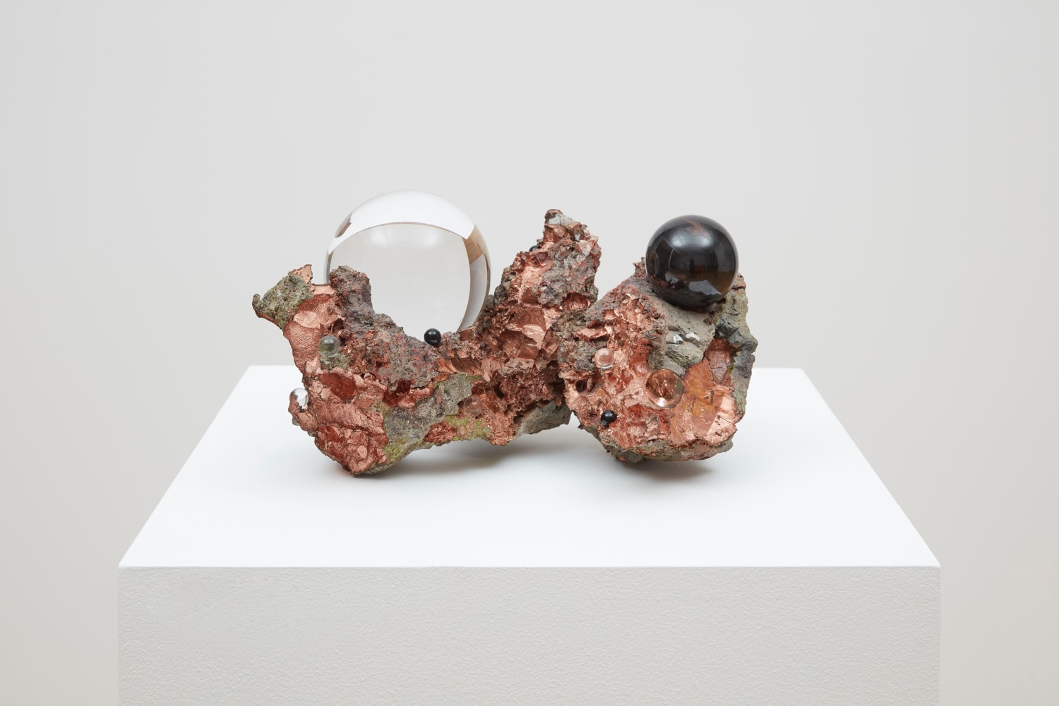 Su-Mei Tse
Nested, 2019
Copper mineral, tourmaline and obsidian balls
13 x 10 5/8 x 5 7/8 inches (33 x 27 x 15 cm)