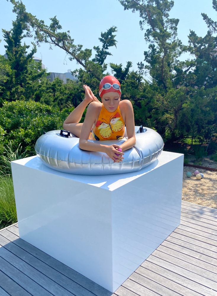 Carole Feuerman outdoor sculpture. Private collection, Amagansett, Long Island