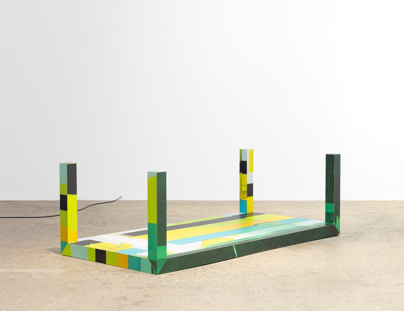 Guyton \ Walker

Canstripe_Green_Table, 2012

Printed Formica table

30 1/2 x 94 1/8 x 46 inches (77.5 x 239.1 x 116.8 cm)

(GW.497.1)