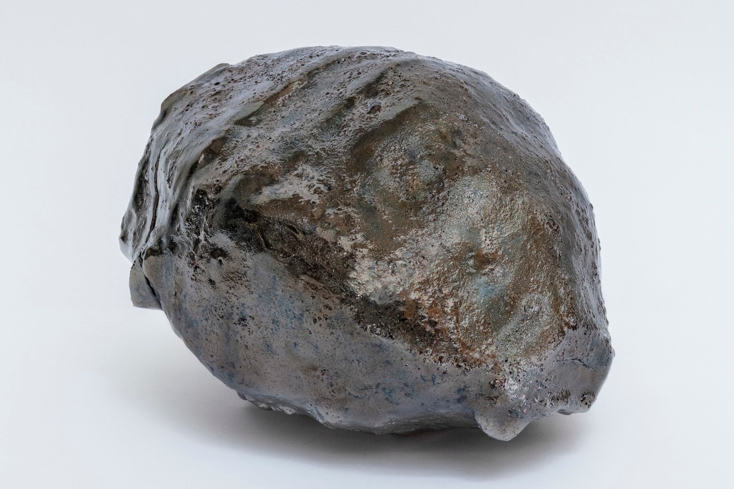 Liz Larner
Asteroid (space metal)
2020
Glazed ceramic
9 1/2 x 9 1/4 x 8 5/8 inches (24.1 x 23.5 x 21.9 cm)